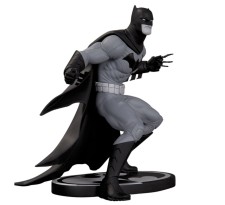 Batman Black and White Statue Greg Capullo 21 cm